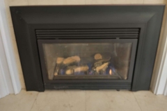 vrbo-living-room-fireplace
