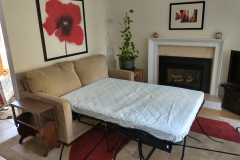 vrbo-living-room-sofa-bed-3